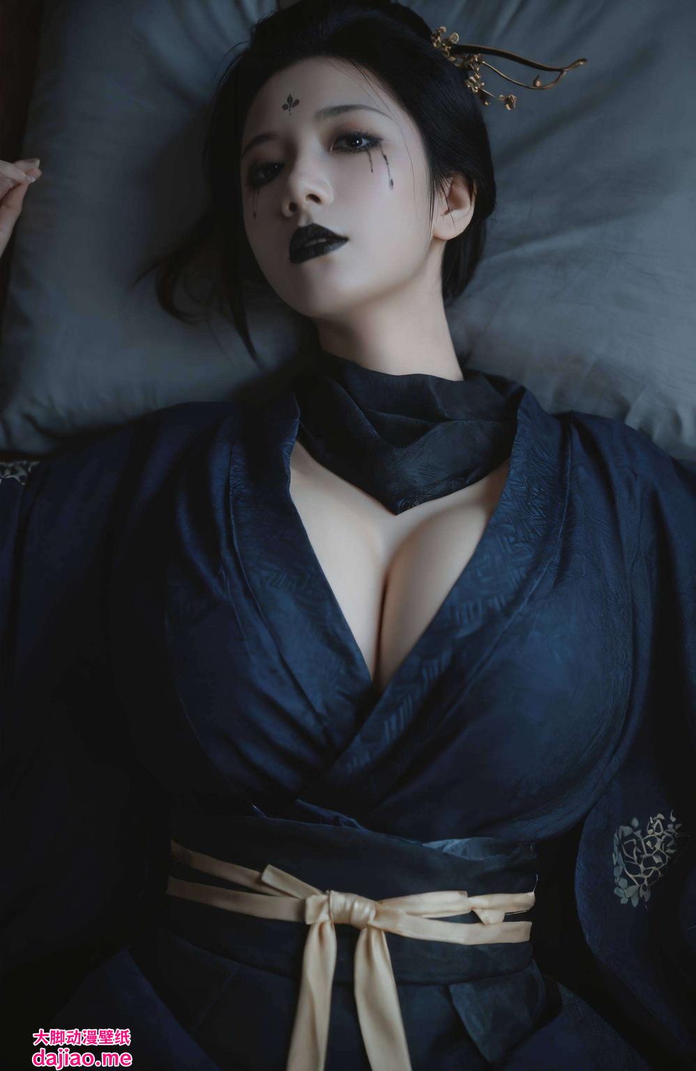 以其对称平板的精致五官如同人工智能的精准